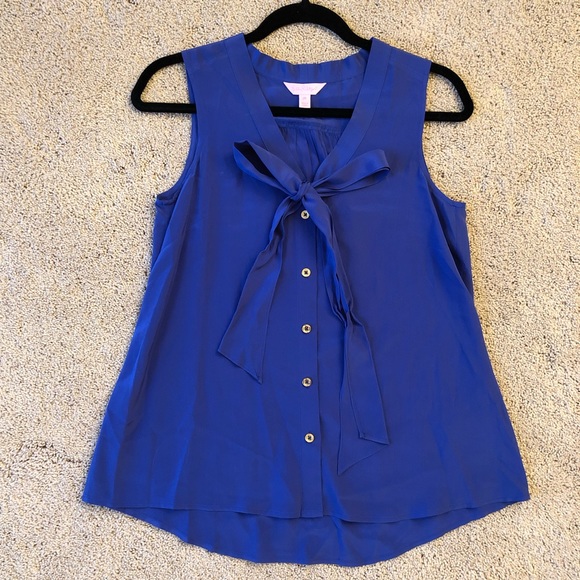 Lilly Pulitzer Tops - HP🎉Lilly Pulitzer 100% silk bow tie button up top